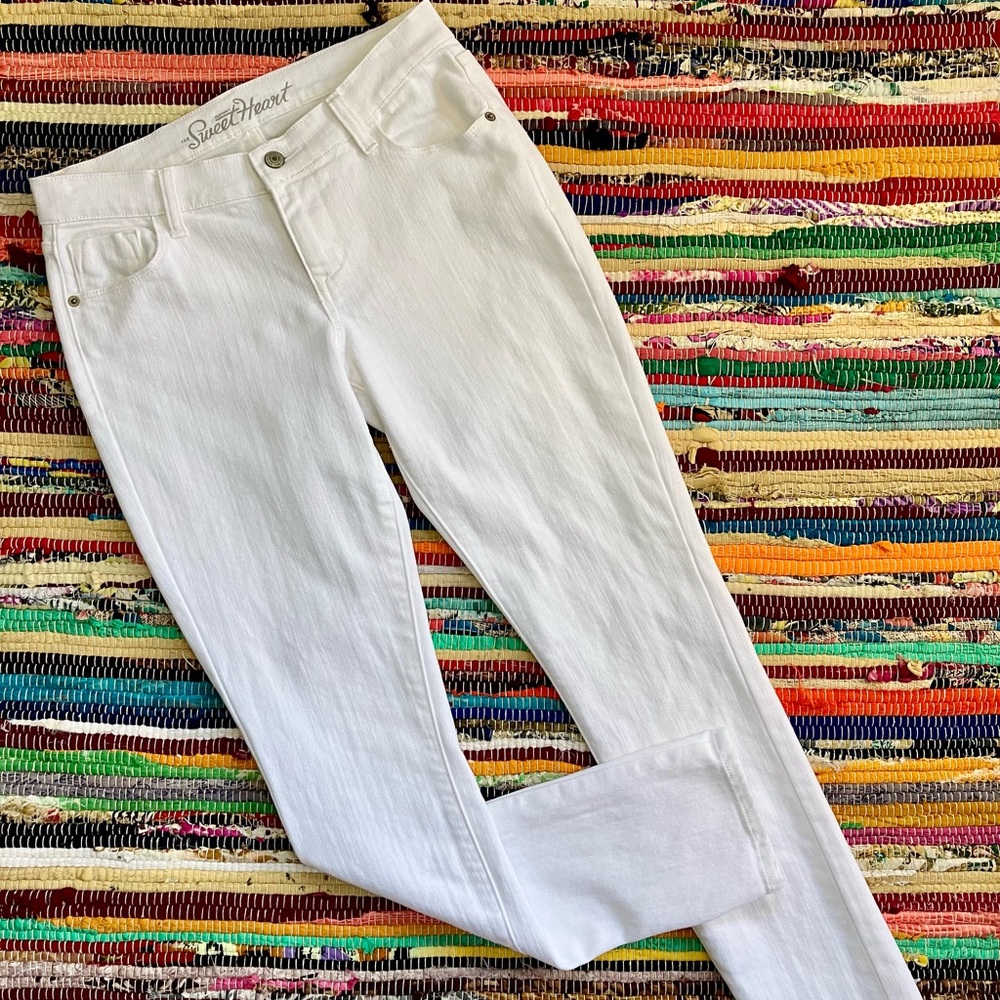 Old Navy ~ Sweet Heart white skinny jeans